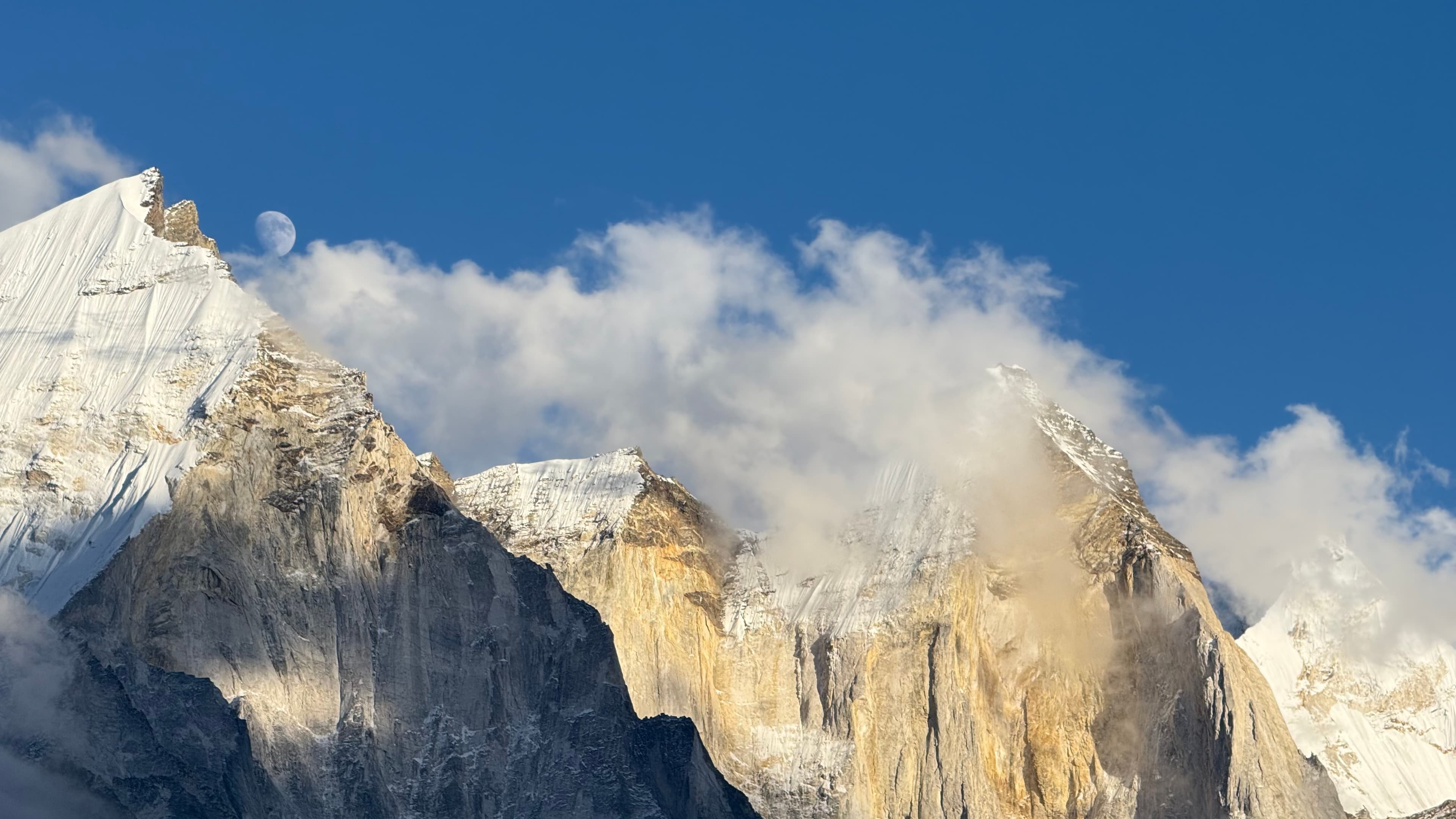 Gaumukh–Tapovan: Walking to the Source of Silence